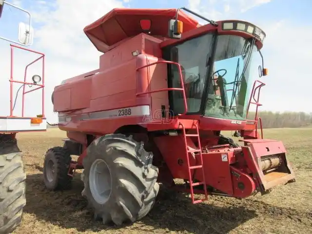 Gallery image 2 for Used 2001 Case IH 2388 Combine
