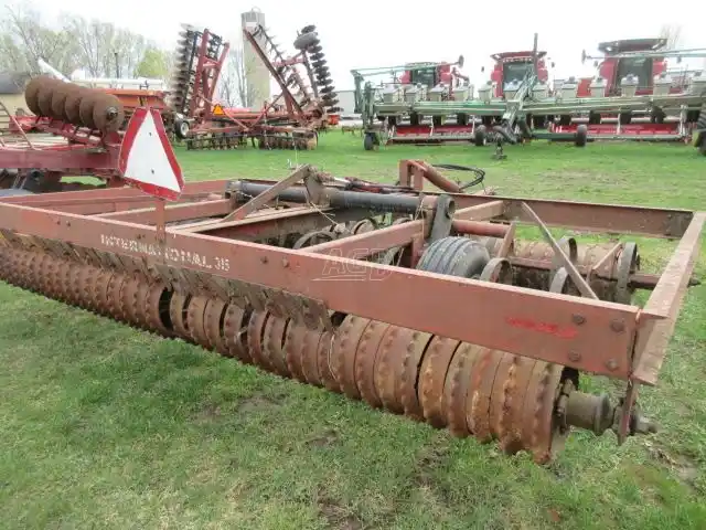 Gallery image 2 for International Harvester 315 Culti-Mulcher