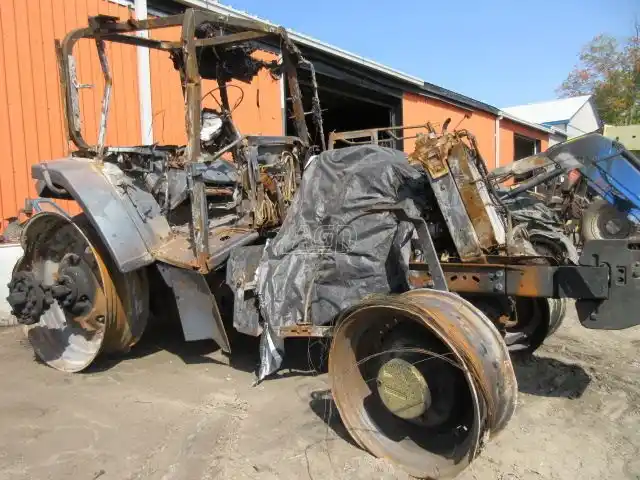 Gallery image 2 for Used John Deere 7810 Tractor