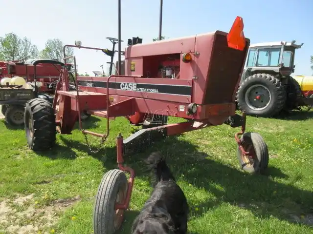 Gallery image 2 for Used International Harvester 4000 Windrower