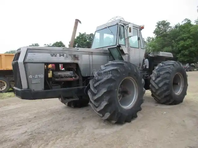 Gallery image 2 for Used 1981 White 4-210 Tractor