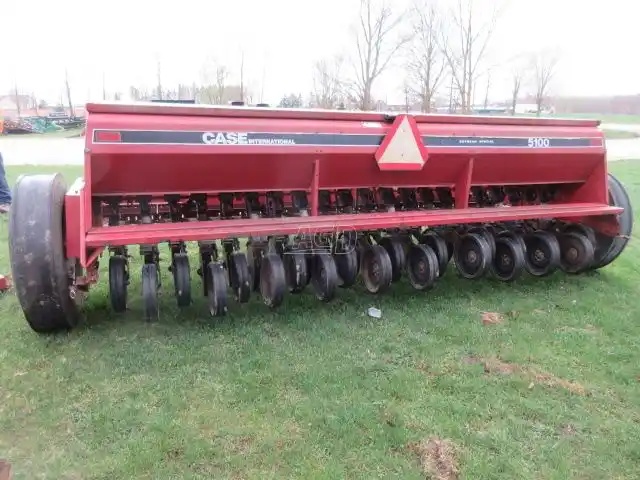 Gallery image 2 for Used Case IH 5100 Drill