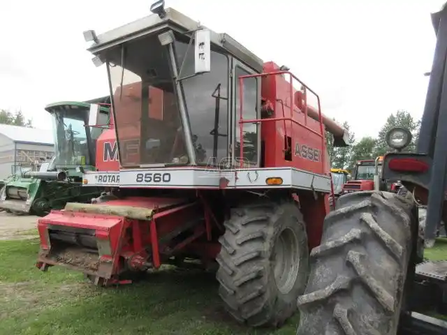 Gallery image 2 for Used 1986 Massey Ferguson 8560 Combine