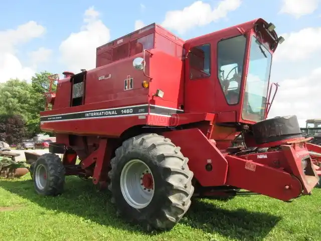 Gallery image 2 for Used 1978 International Harvester 1460 Combine