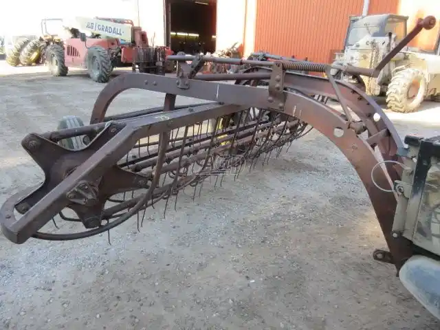 Gallery image 2 for Used New Holland 55 Rake