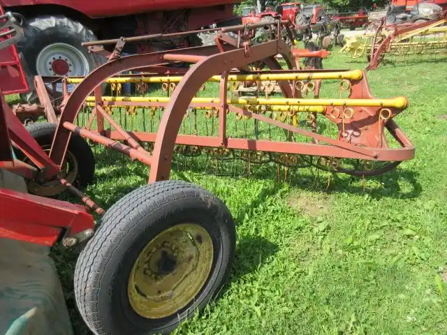 Gallery image 2 for Used New Holland 55 Rake