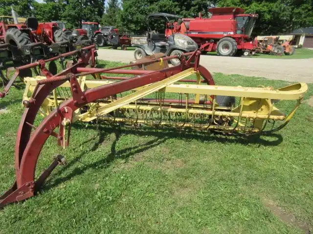 Gallery image 1 for Used New Holland 56 Rake