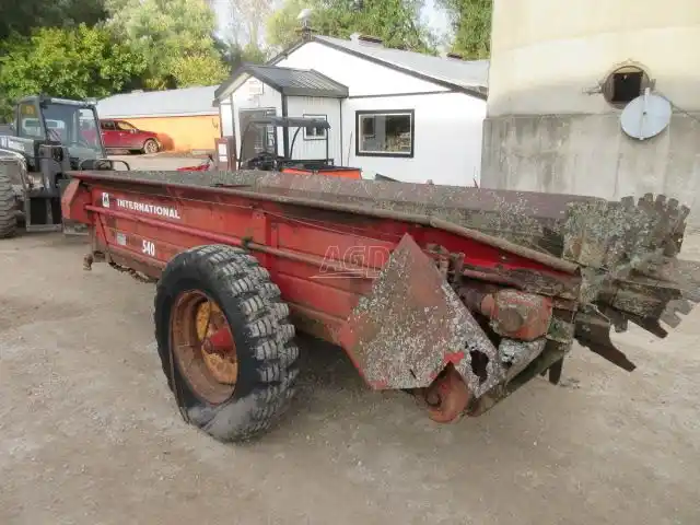 Gallery image 2 for Used International Harvester 540 Manure Spreader