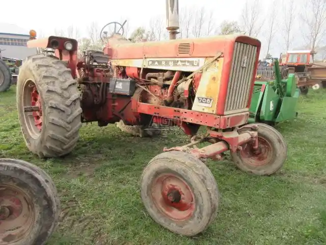 Gallery image 2 for Used 1967 International Harvester 706 Tractor