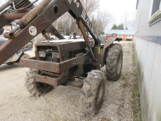 Gallery image 2 for Used White Field Boss 37 Tractor