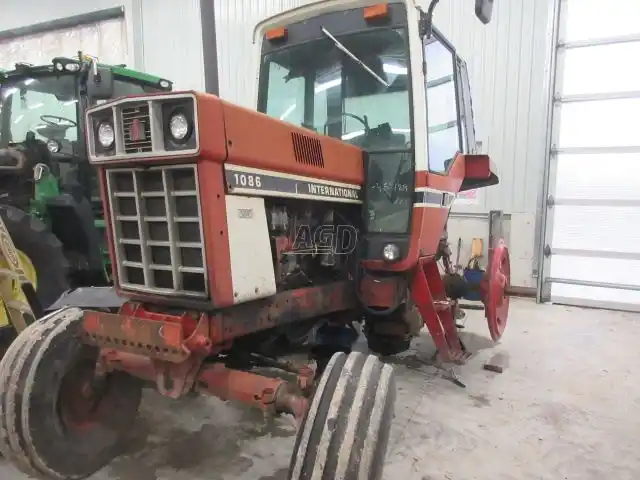 Gallery image 2 for 1979 International Harvester 1086 Tractor