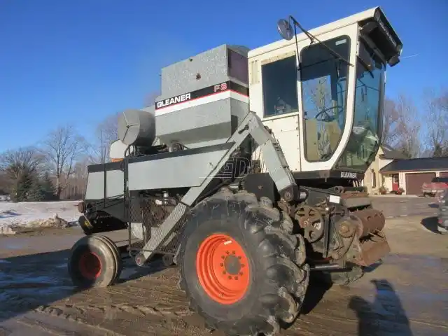 Gallery image 2 for Used 1985 Gleaner F3 Combine