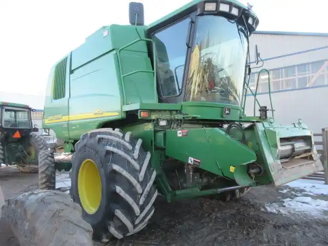 Gallery image 2 for Used 2001 John Deere 9450 Combine