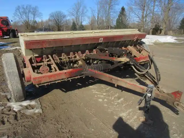 Gallery image 2 for Used International 10 Drill