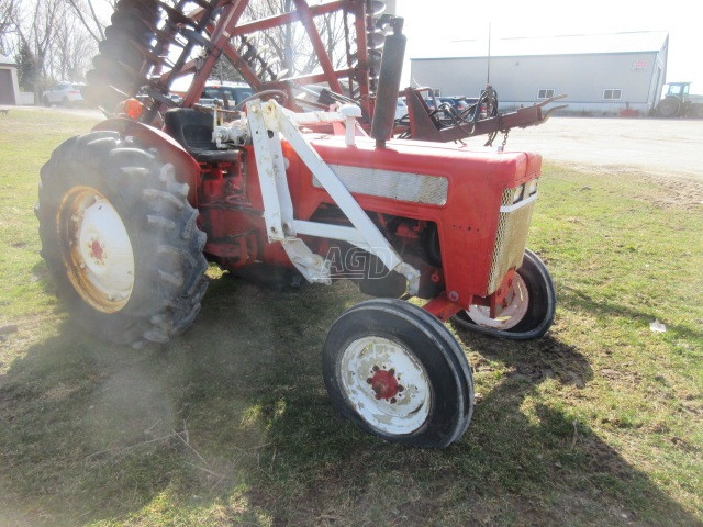 Gallery image 2 for Used 1962 International Harvester B414 Tractor