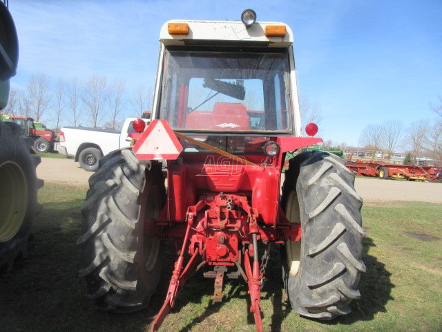 Gallery image 2 for Used 1980 International Harvester 684 Tractor