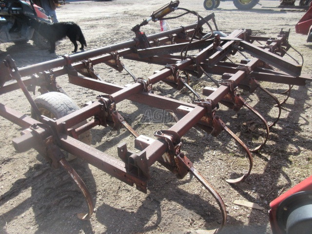 Gallery image 1 for Used International Harvester 14FT Cultivator