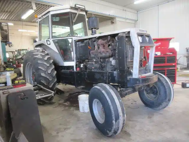 Gallery image 2 for Used 1982 White 2-135 Tractor