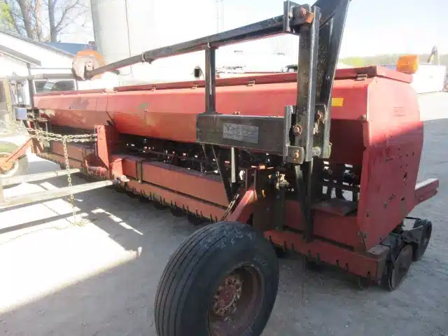 Gallery image 2 for Used International 5400 Drill
