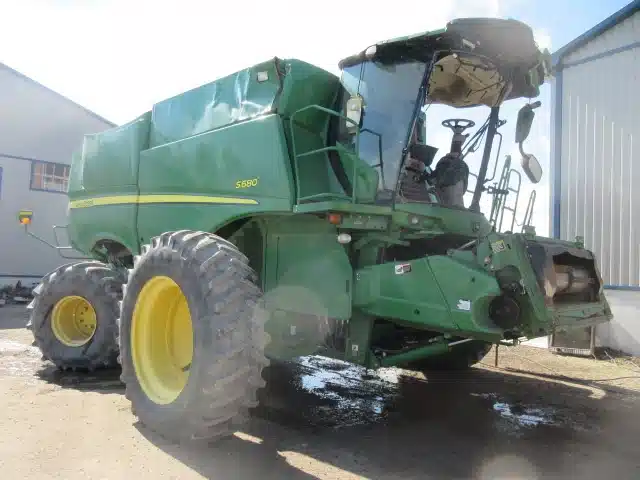 Gallery image 2 for Used 2012 John Deere S680 Combine