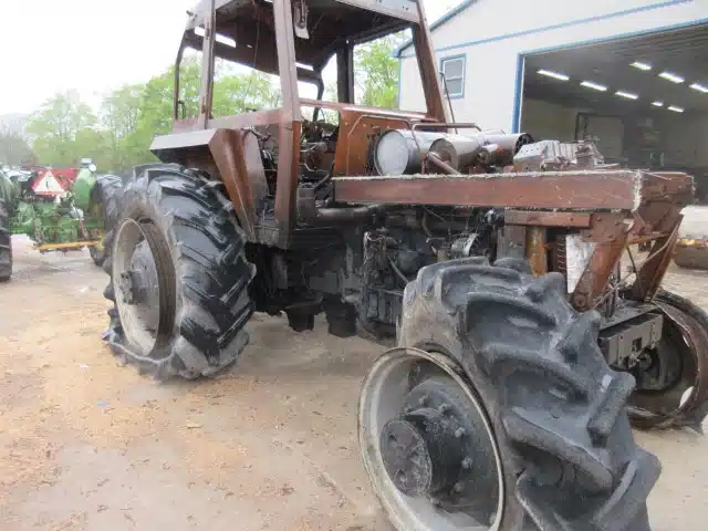 Gallery image 2 for Used Case IH 1896 Tractor