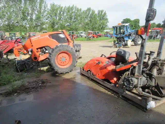 Gallery image 2 for Used Kubota M6040 Tractor