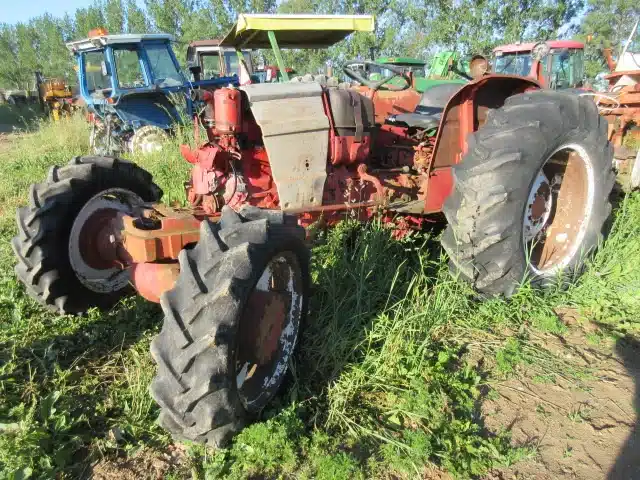 Gallery image 2 for Used White 1365 Tractor