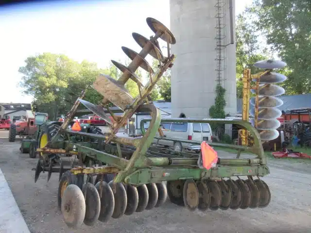 Gallery image 2 for Used John Deere 230 Disc