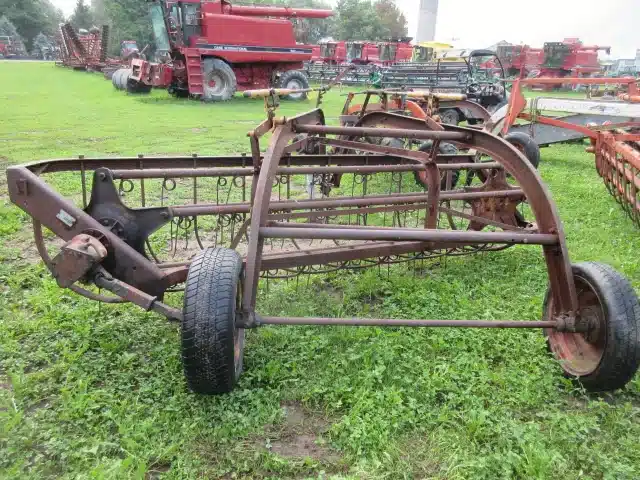 Gallery image 2 for Used New Holland 55 Rake