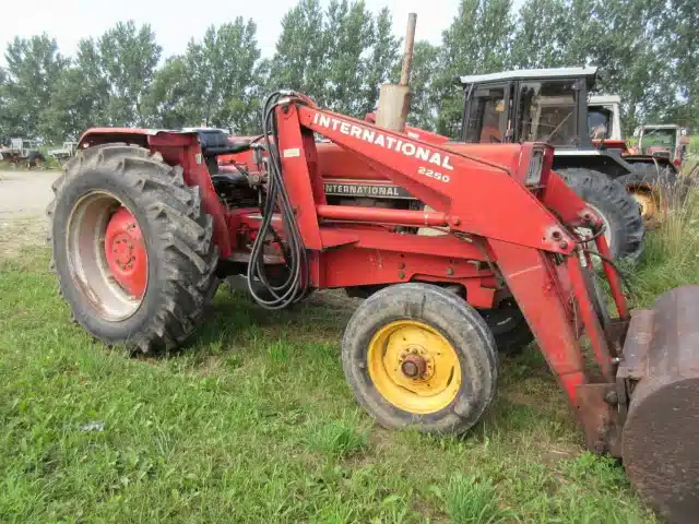 Gallery image 2 for Used International Harvester 784 Tractor