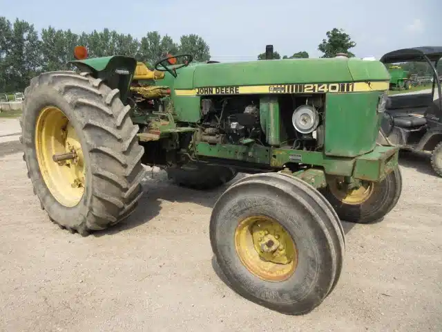 Gallery image 2 for Used 1980 John Deere 2140 Tractor