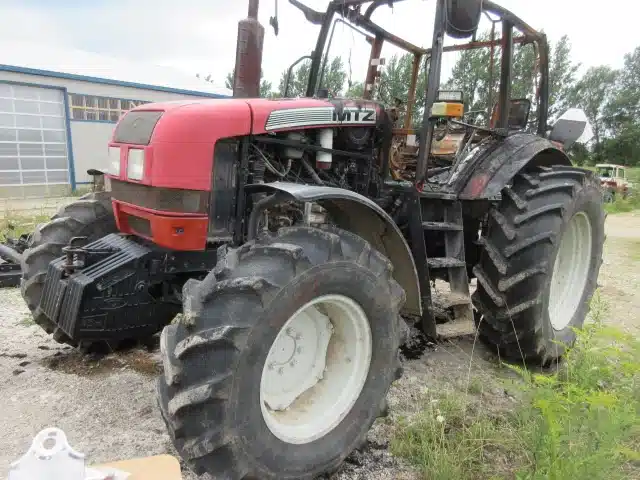 Gallery image 2 for Used MTZ 1523 Tractor
