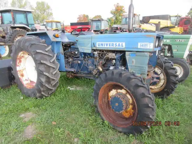 Gallery image 2 for Used Universal 640 DTC Tractor