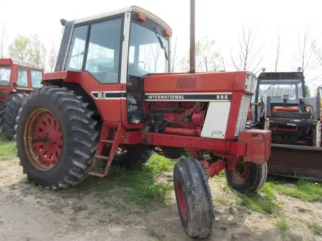 Gallery image 2 for Used 1977 International Harvester 986 Tractor