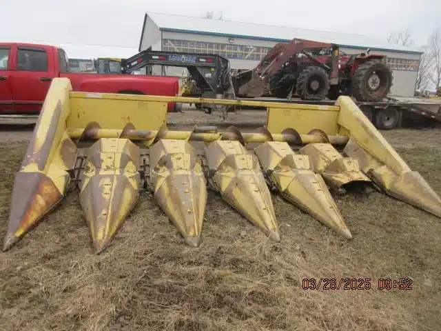 Gallery image 1 for Used New Holland 974 Header - Row Crop
