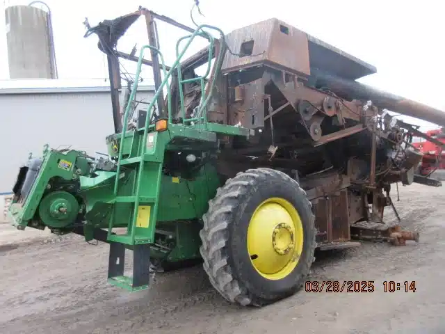 Gallery image 1 for Used 2008 John Deere 9570 STS Combine