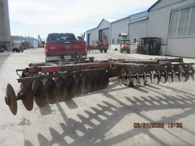 Gallery image 2 for Used Massey Ferguson 520 Disc