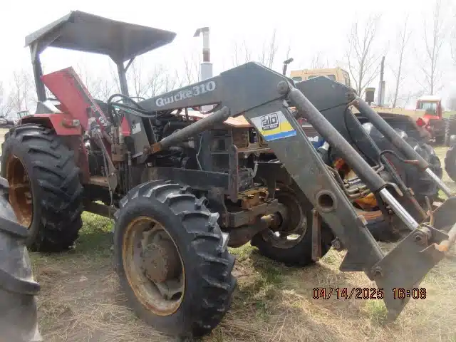 Gallery image 1 for Used Universal 643 Tractor
