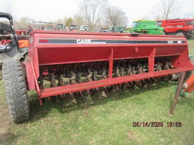 Gallery image 2 for Used Case IH 5100 Drill