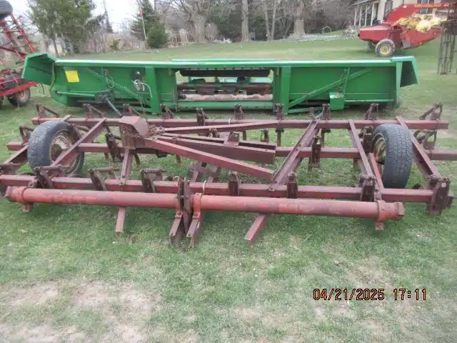 Gallery image 1 for Used White 285 Cultivator