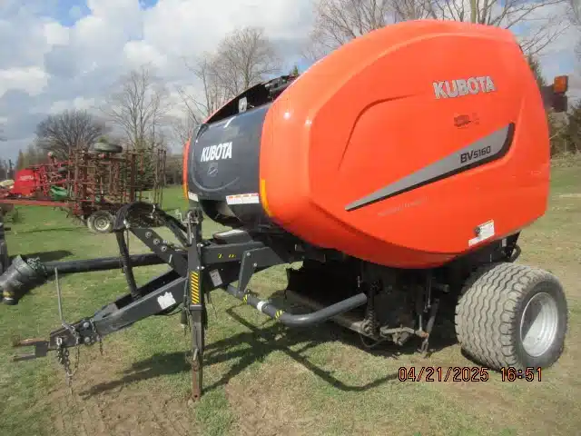 Gallery image 2 for Used Kubota BV5160 Round Baler