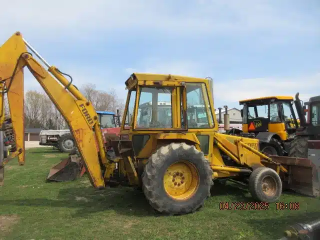 Gallery image 2 for Used Ford 550 Backhoe Loader