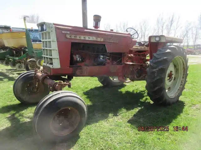 Gallery image 2 for Used 1972 Cockshutt 1655 Tractor