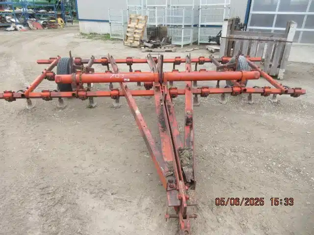 Gallery image 1 for Used Allis Chalmers 13FT Cultivator