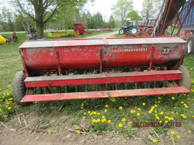 Gallery image 2 for Used Massey Ferguson 33 Drill