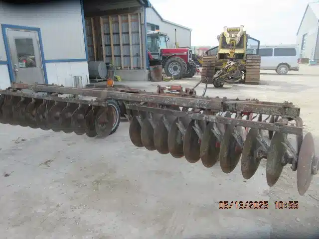 Gallery image 2 for Used Massey Ferguson 520 Disc
