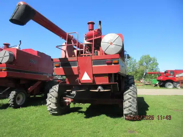 Gallery image 2 for Used 1993 Case IH 1688 Combine