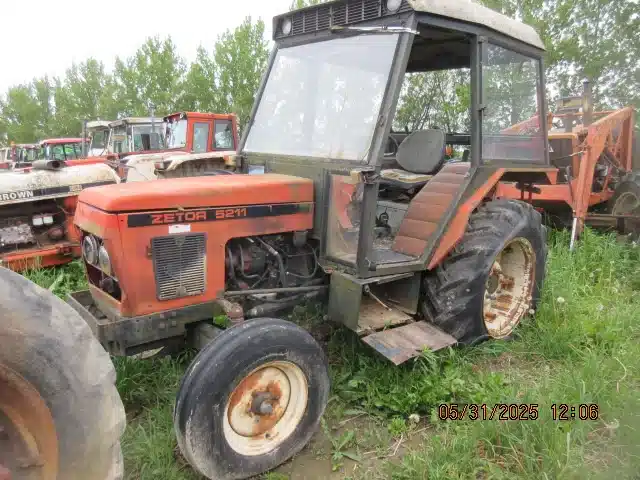 Gallery image 2 for Used Zetor 5211 Tractor