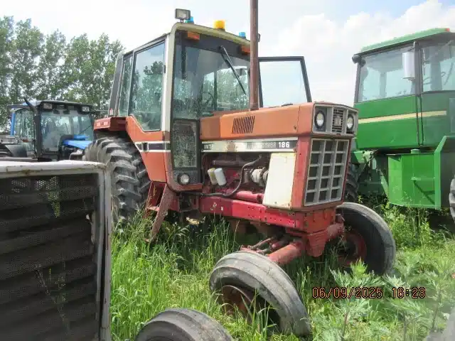 Gallery image 1 for Used 1981 International Harvester HYDRO 186 Tractor