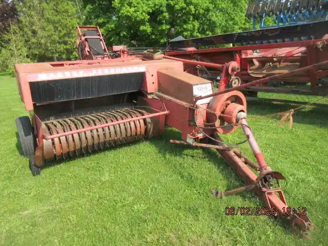 Gallery image 1 for Used Massey Ferguson 124 Square Baler - Small
